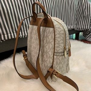 michael kors abbey jet set backpack